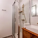 Veeve - Rustic Allure * Parigi