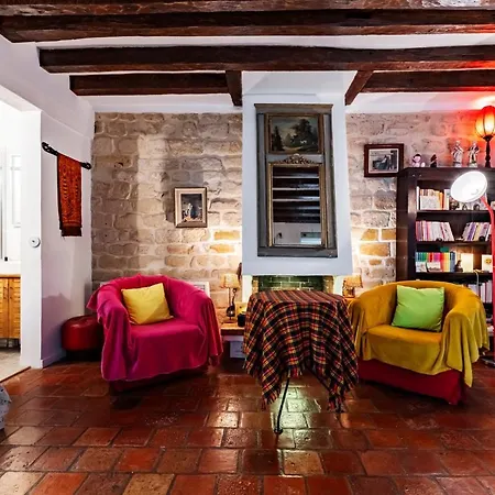 Apartment Veeve - Rustic Allure *