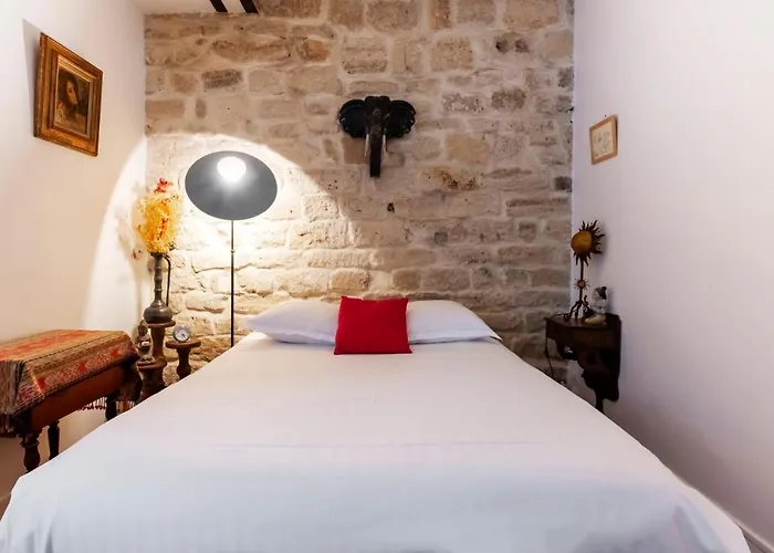 Veeve - Rustic Allure *