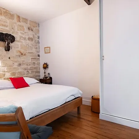 Veeve - Rustic Allure Paris